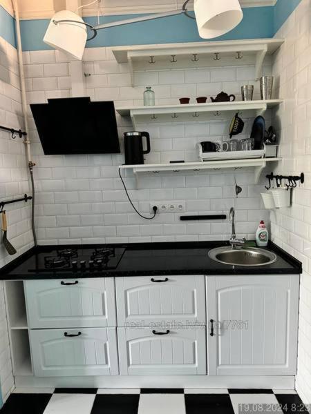 Біля Залізничного Вокзалу Вулиця Олени Степанівни 33Б Apartment Lviv Exterior photo