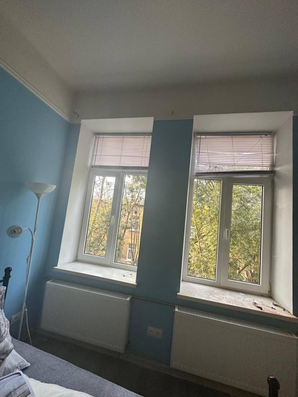 Біля Залізничного Вокзалу Вулиця Олени Степанівни 33Б Apartment Lviv Exterior photo